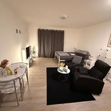 Apartman Bright & Cozy With Relax Area & Kitchen