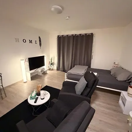 Bright & Cozy With Relax Area & Kitchen