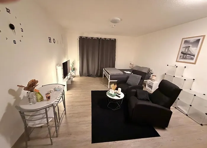 Apartman Bright & Cozy With Relax Area & Kitchen
