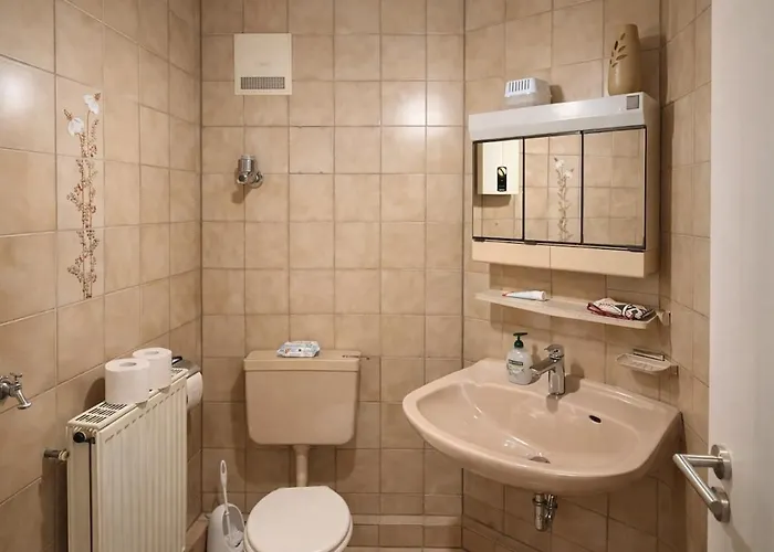 Apartman Bright & Cozy With Relax Area & Kitchen Marburg